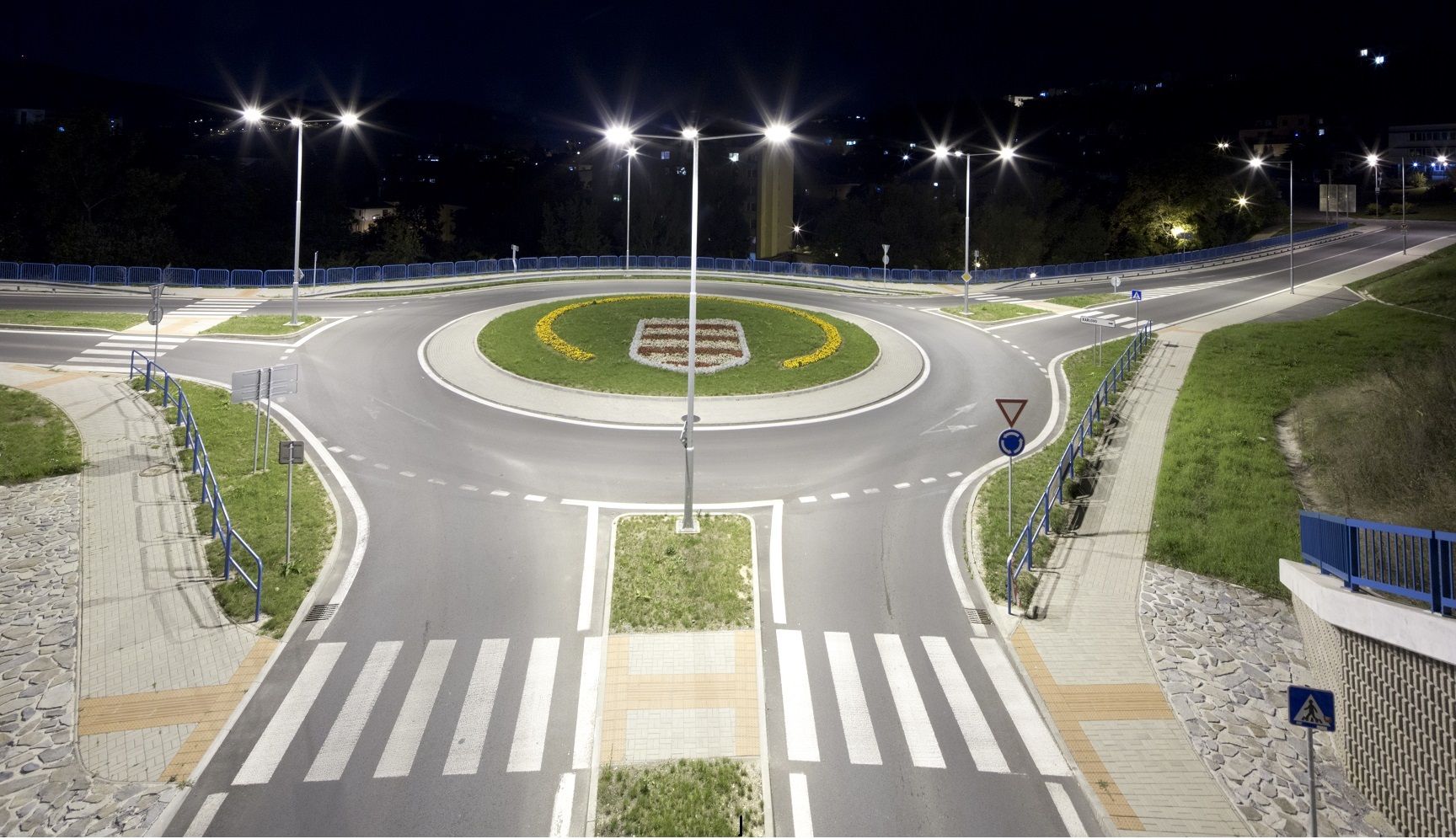 Buena iluminación de carreteras con nuestra Century LED